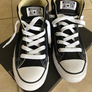 Converse Women’s Mid Rise Chuck Taylor, Size 9.5